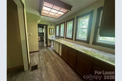 701 Deacon Road, Burnsville, NC 28714 - Photo 10
