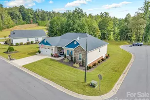1115 King George Ct, Lenoir, NC 28645 - Photo 2