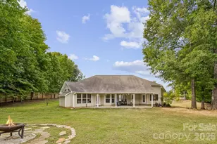 5329 Kuykendall Rd, Charlotte, NC 28270 - Photo 38