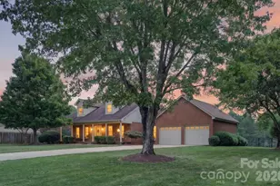 171 Pleasant Dr, Statesville, NC 28677 - Photo 1