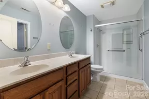 28 Trafalgar Cir, Asheville, NC 28805 - Photo 8