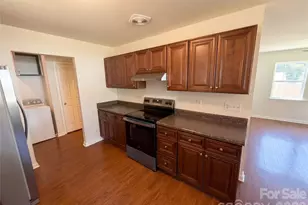413 Greenwood Dr, Charlotte, NC 28217 - Photo 6