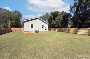 413 Greenwood Dr, Charlotte, NC 28217 - Photo 24