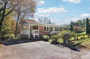 96 Rhinehart St, Waynesville, NC 28786 - Photo 2