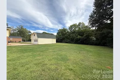 1413 Grovewood Drive, Charlotte, NC 28208 - Photo 16