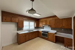 1413 Grovewood Dr, Charlotte, NC 28208 - Photo 8