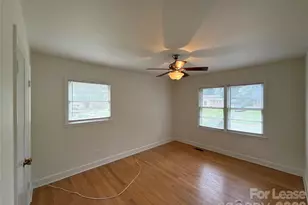 1413 Grovewood Dr, Charlotte, NC 28208 - Photo 12
