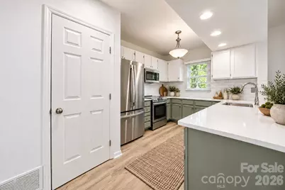 3812 Selwyn Farms Lane #2, Charlotte, NC 28209 - Photo 8