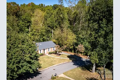 6 Crestwood Lane, Candler, NC 28715 - Photo 2