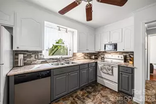 419 Holly Dr, Belmont, NC 28012 - Photo 10
