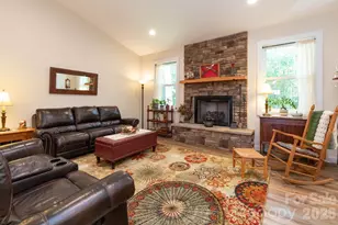850 Mountain Haven Dr, Mars Hill, NC 28754 - Photo 4