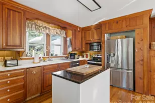 389 & 405 Courtland Blvd, Hendersonville, NC 28791 - Photo 10