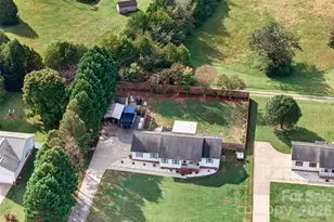 135 Rumple Hill Dr, Statesville, NC 28677 - Photo 2