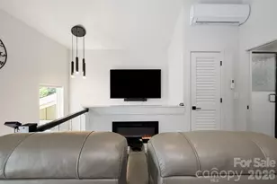 607 Kanuga Rd, Hendersonville, NC 28739 - Photo 6