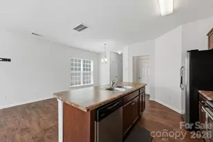 9360 Hamel St, Charlotte, NC 28215 - Photo 8