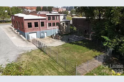 227 2nd Avenue SW, Hickory, NC 28602 - Photo 1