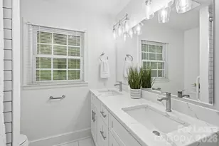 926 Shady Bluff Dr, Charlotte, NC 28211 - Photo 16