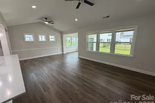 6109 Balham Ct, Charlotte, NC 28215 - Photo 10