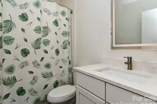 1919 W Trade St, Charlotte, NC 28216 - Photo 16