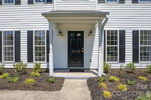 13918 Wild Heather Ct, Charlotte, NC 28273 - Photo 2