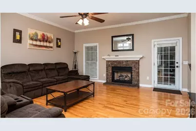 2915 Woodfield Lane, Lincolnton, NC 28092 - Photo 4