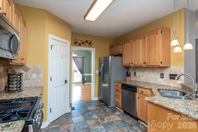 2915 Woodfield Lane, Lincolnton, NC 28092 - Photo 8