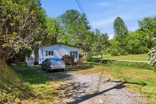 1200 Barkers Creek Rd, Whittier, NC 28789 - Photo 8