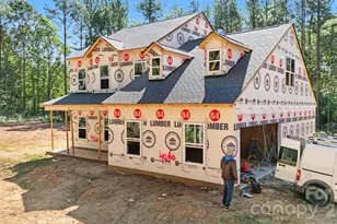 4060 Eagle Chase Dr, Charlotte, NC 28216 - Photo 2