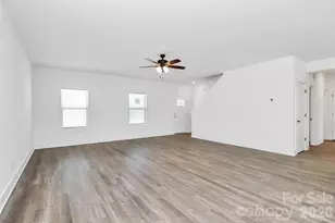 4060 Eagle Chase Dr, Charlotte, NC 28216 - Photo 12
