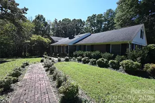 1308 Laurel St NE, Valdese, NC 28690 - Photo 2
