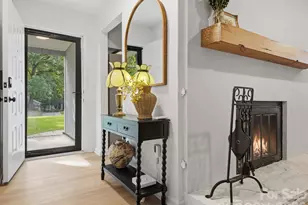 10702 Kingfisher Dr, Charlotte, NC 28226 - Photo 2