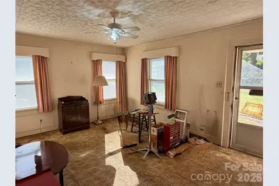 216 W 9th Street, Newton, NC 28658 - Photo 8