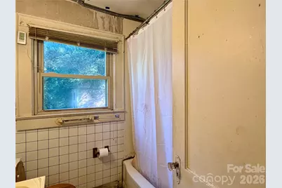 216 W 9th Street, Newton, NC 28658 - Photo 16