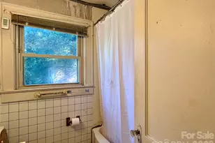 216 W 9th St, Newton, NC 28658 - Photo 16