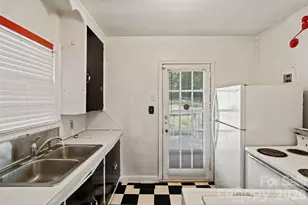 1211 Woodland Dr, Charlotte, NC 28205 - Photo 12