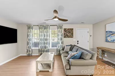 6073 Cougar Lane, Charlotte, NC 28269 - Photo 8