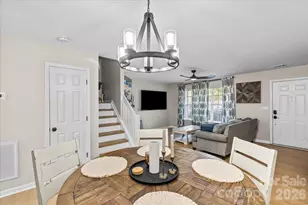 6073 Cougar Ln, Charlotte, NC 28269 - Photo 16