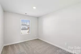 8009 Hidden Spgs Trl, Charlotte, NC 28216 - Photo 18