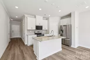 8009 Hidden Spgs Trl, Charlotte, NC 28216 - Photo 8