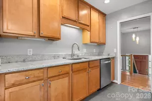 267 25th Ave NW, Hickory, NC 28601 - Photo 10