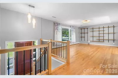 267 25th Avenue NW, Hickory, NC 28601 - Photo 2