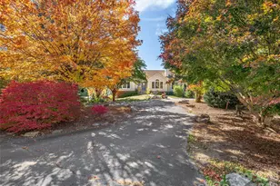 23 Old Applewood Ln, Hendersonville, NC 28739 - Photo 4