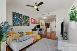 333 W Trade St, Charlotte, NC 28202 - Photo 6