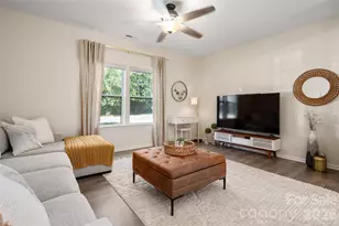 3200 Cosby Pl, Charlotte, NC 28205 - Photo 12