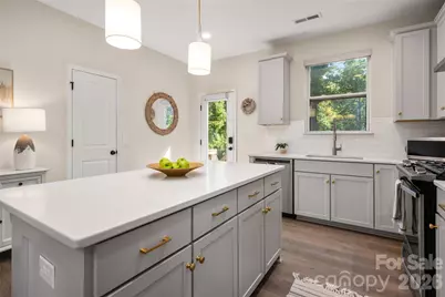 3200 Cosby Place, Charlotte, NC 28205 - Photo 6