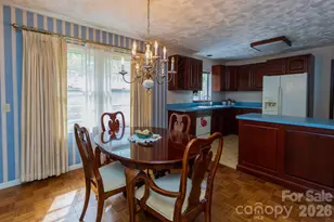8 Governors Ct, Asheville, NC 28805 - Photo 10