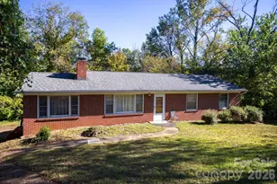 8 Governors Ct, Asheville, NC 28805 - Photo 1