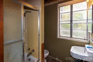 8 Governors Ct, Asheville, NC 28805 - Photo 24
