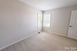 10526 Glory Meadow Ct, Charlotte, NC 28278 - Photo 8