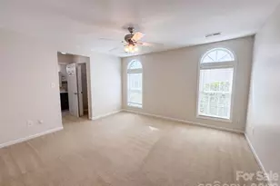 10526 Glory Meadow Ct, Charlotte, NC 28278 - Photo 4